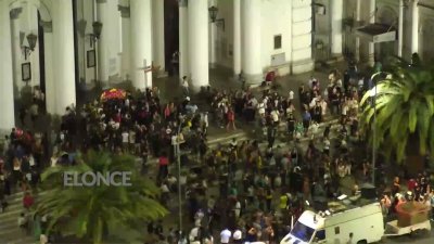 La llegada de la Marcha Juvenil de las Siete Iglesias a la Catedral de Paran&aacute;